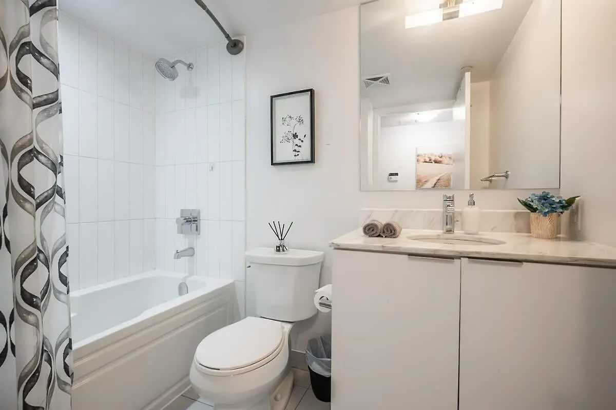 Urban Luxury In The Heart Of Downtown Toronto Lejlighed