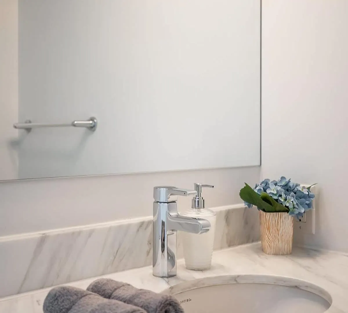 Urban Luxury In The Heart Of Downtown Toronto Lejlighed